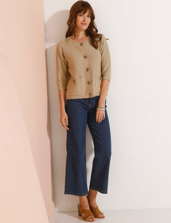 Cardigan boutonné à poches, manches coude (ficelle) Cardigan boutonné à poches, manches coude (ficelle)